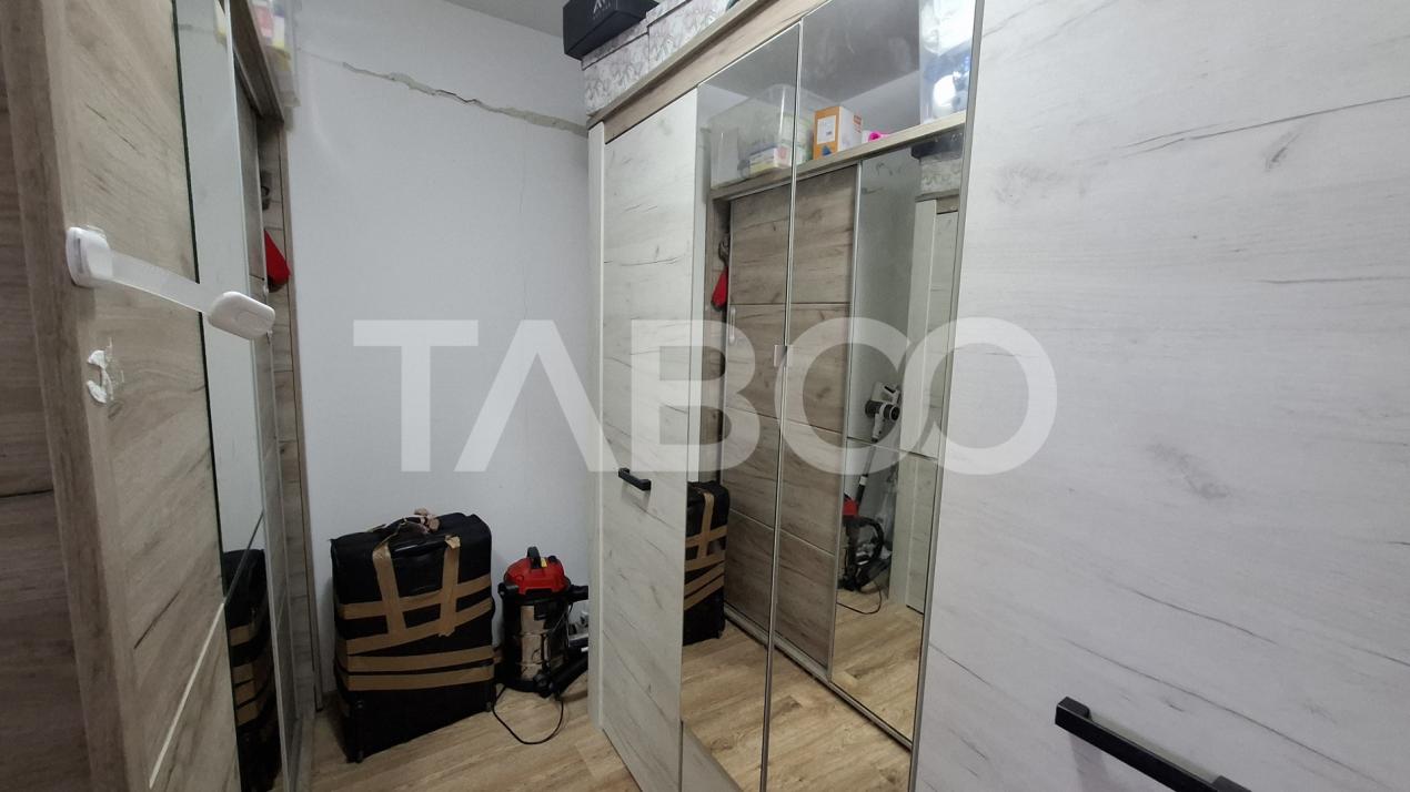 Apartament 3 camere de vanzare decomandat 60 mp zona Calea Surii Mici