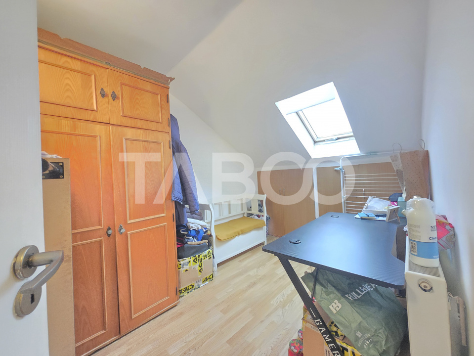 Apartament 3 camere de vanzare decomandat 67 mp zona Terezian Sibiu