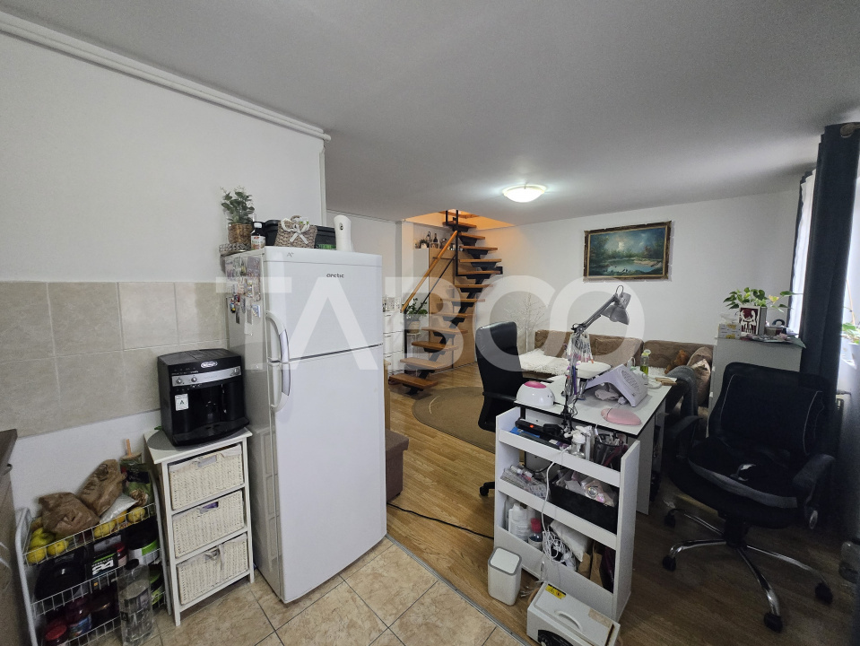 Apartament 3 camere de vanzare decomandat 67 mp zona Terezian Sibiu