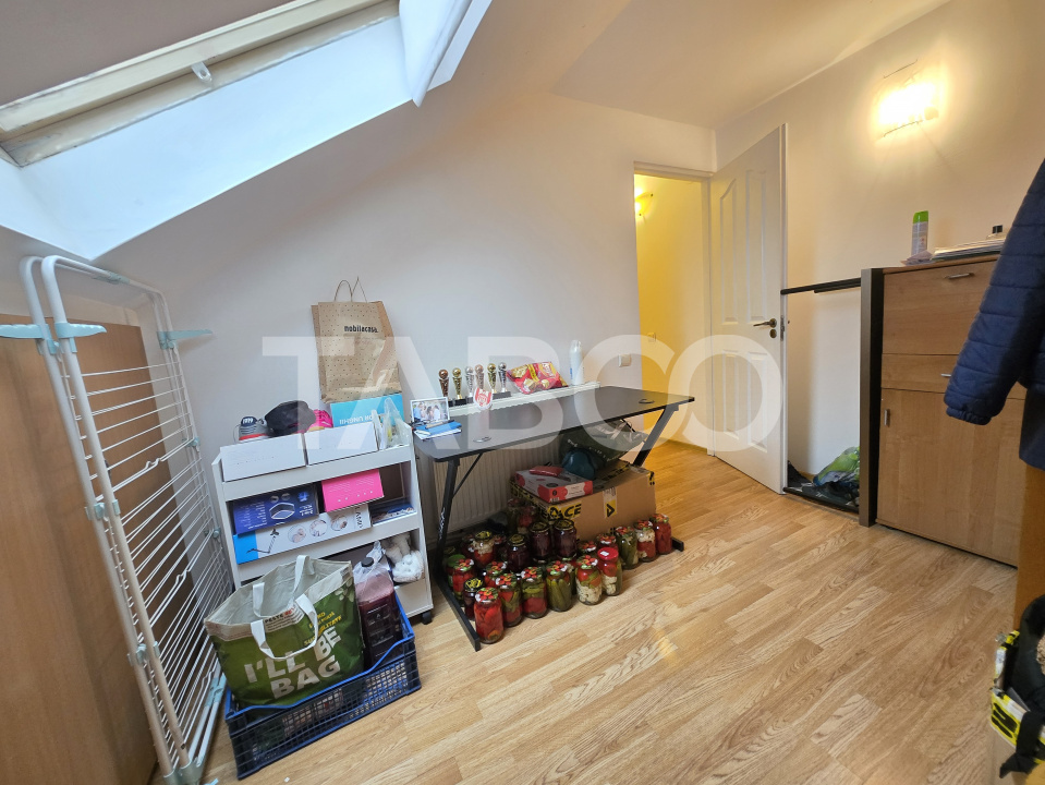Apartament 3 camere de vanzare decomandat 67 mp zona Terezian Sibiu