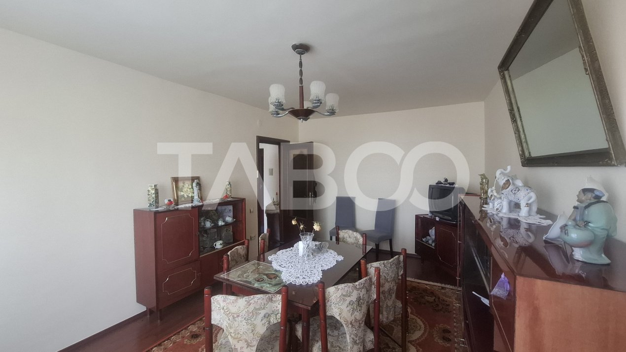 Apartament 3 camere de vanzare decomandat 73 mp zona Rahovei Sibiu