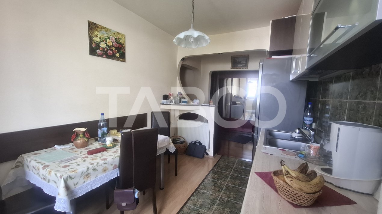 Apartament 3 camere de vanzare decomandat 73 mp zona Rahovei Sibiu