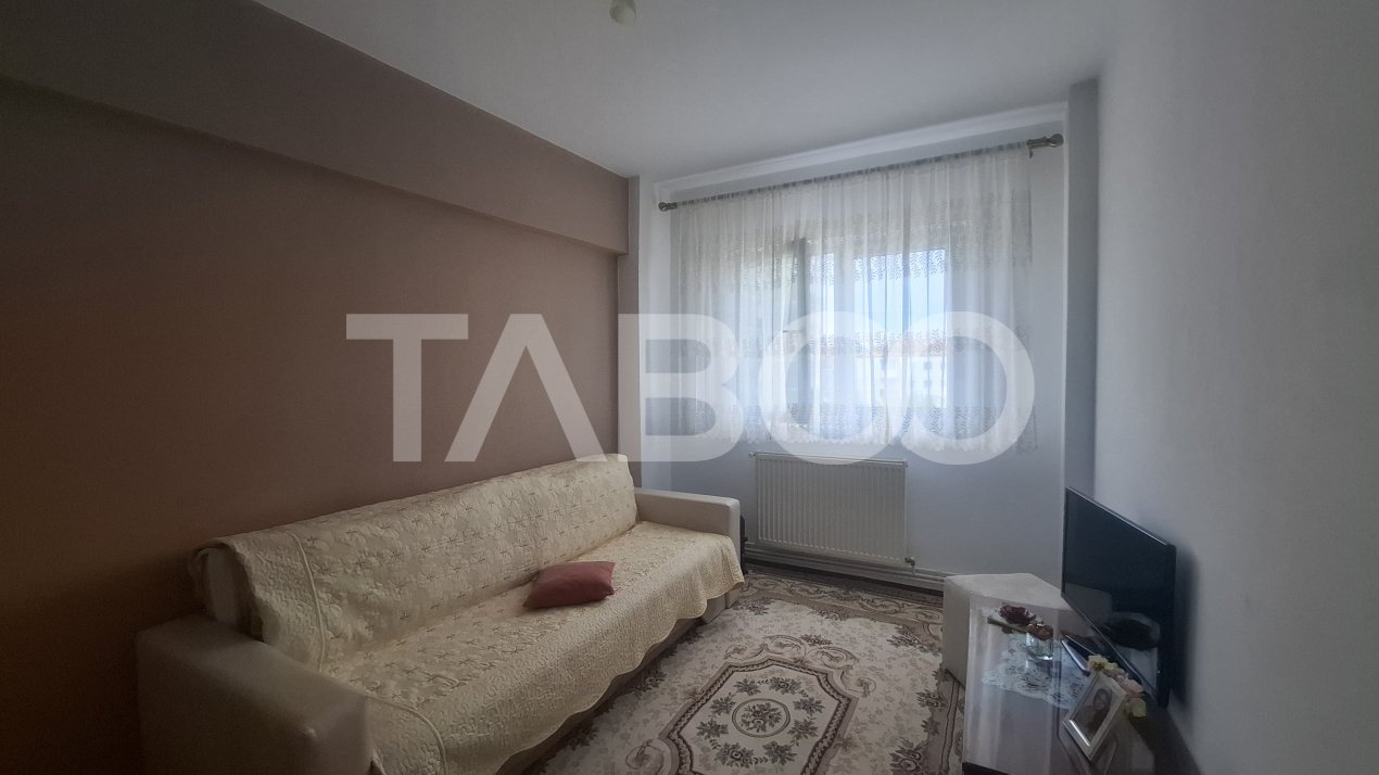 Apartament 3 camere de vanzare decomandat 73 mp zona Rahovei Sibiu