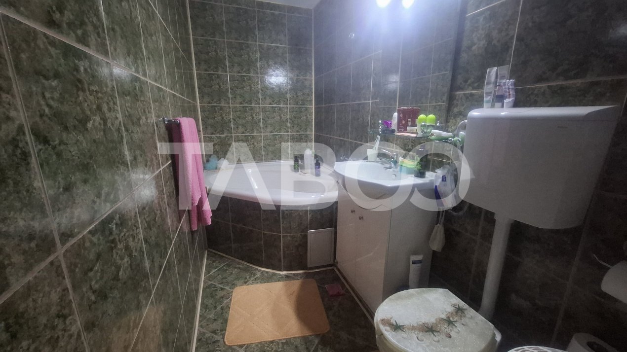 Apartament 3 camere de vanzare decomandat 73 mp zona Rahovei Sibiu
