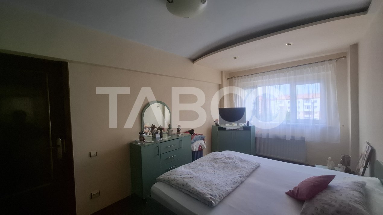 Apartament 3 camere de vanzare decomandat 73 mp zona Rahovei Sibiu