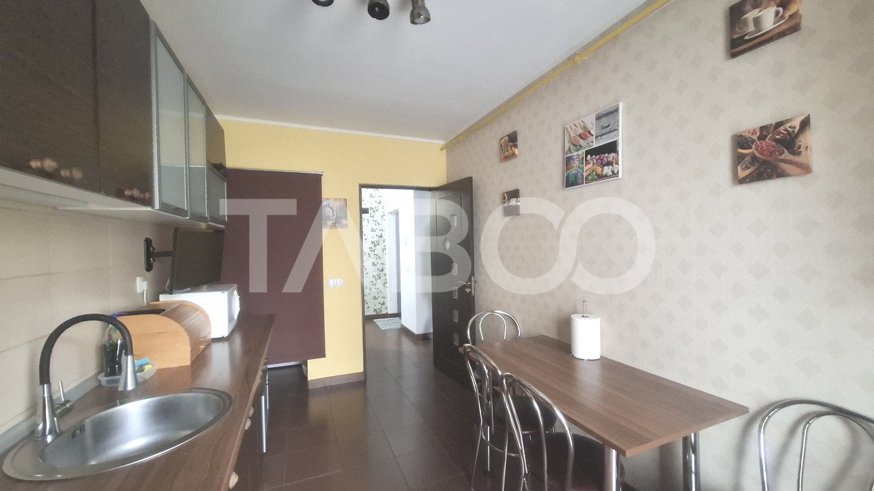 Apartament 3 camere de vanzare decomandat 74 mp zona Turnisor Sibiu