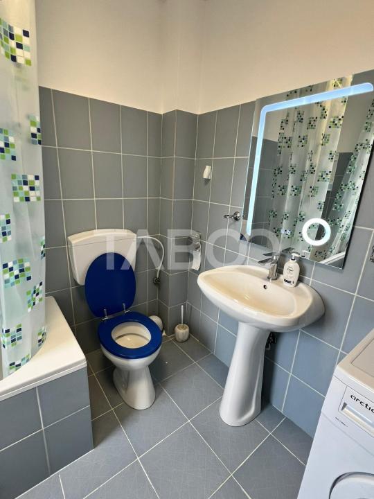 Apartament 3 camere de vanzare decomandat cu balcon zona Vasile Aaron