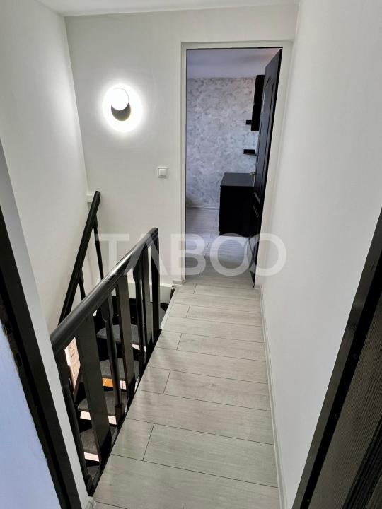 Apartament 3 camere de vanzare decomandat cu balcon zona Vasile Aaron
