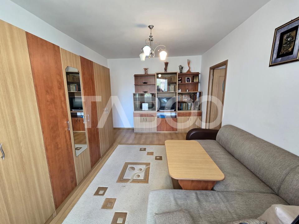 Apartament 3 camere de vanzare etaj intermediar 2 Mihai Viteazul Sibiu