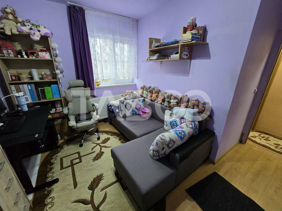 Apartament 3 camere de vanzare etajul 1 cu balcon boxa Gusterita Sibiu