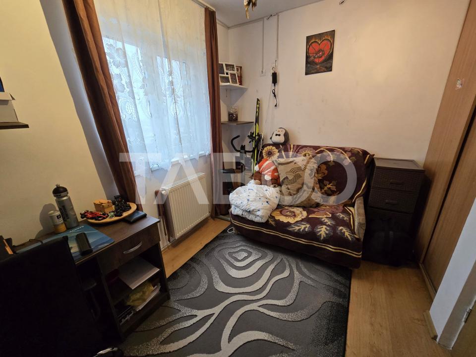 Apartament 3 camere de vanzare etajul 1 cu balcon boxa Gusterita Sibiu
