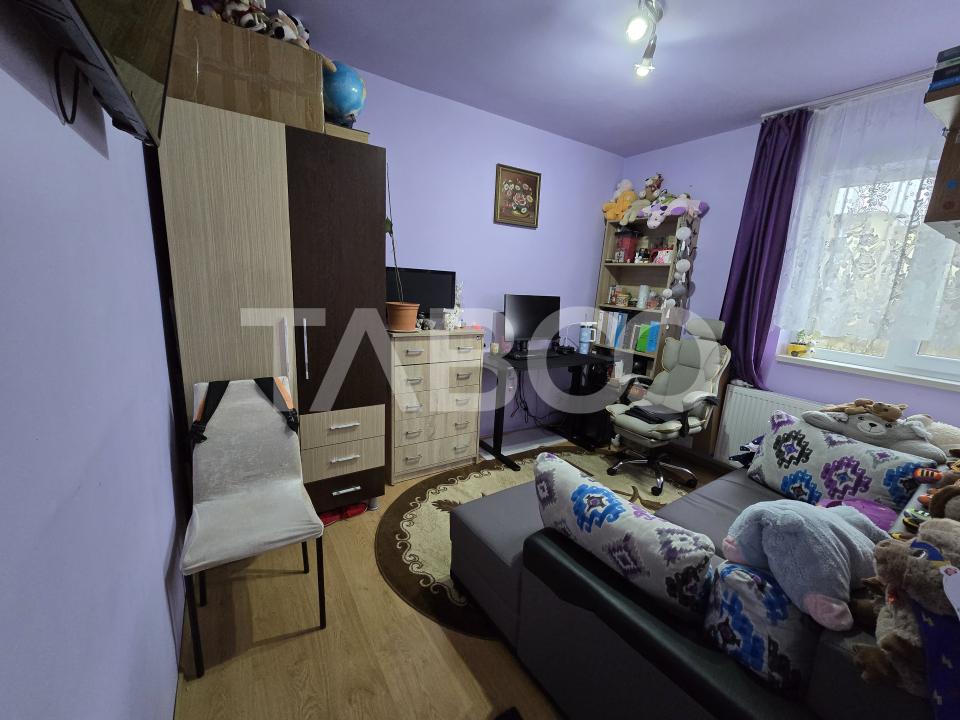 Apartament 3 camere de vanzare etajul 1 cu balcon boxa Gusterita Sibiu
