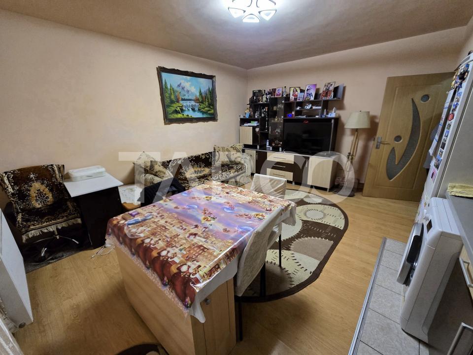 Apartament 3 camere de vanzare etajul 1 cu balcon boxa Gusterita Sibiu