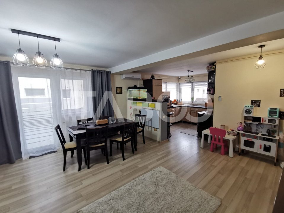 Apartament 3 camere de vanzare la etajul 1 zona Brana mobilat utilat