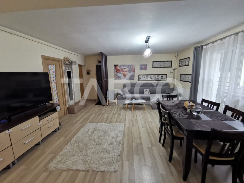 Apartament 3 camere de vanzare la etajul 1 zona Brana mobilat utilat