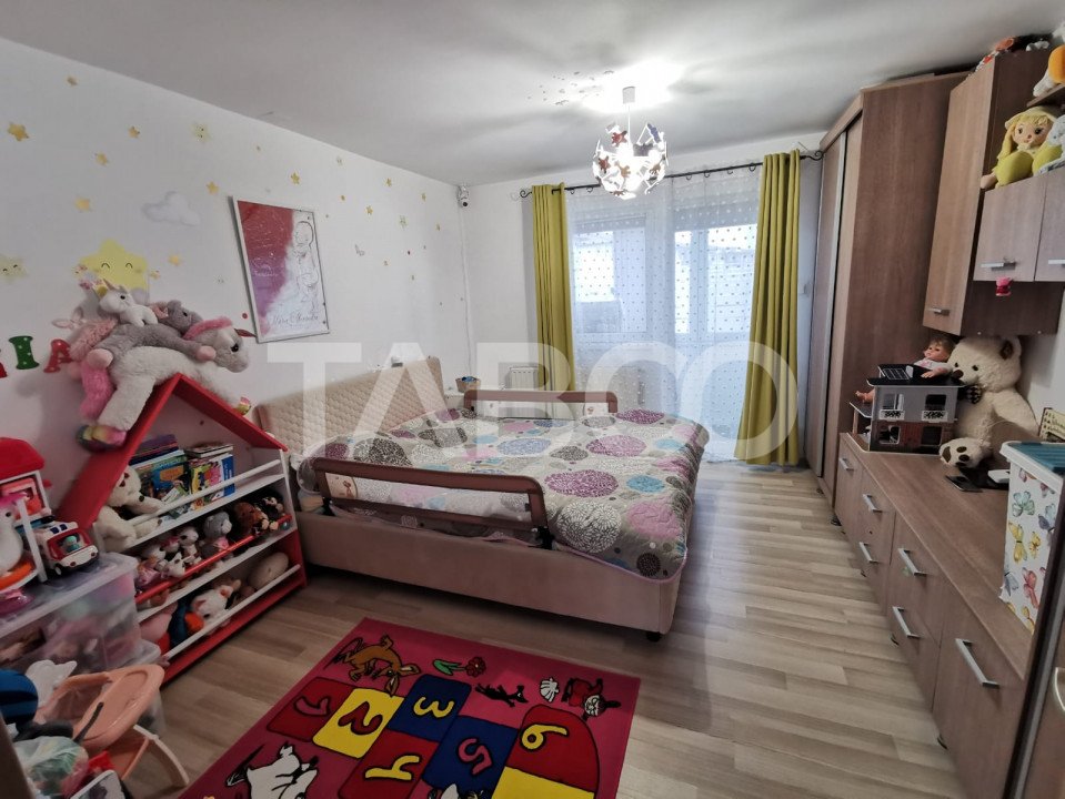 Apartament 3 camere de vanzare la etajul 1 zona Brana mobilat utilat