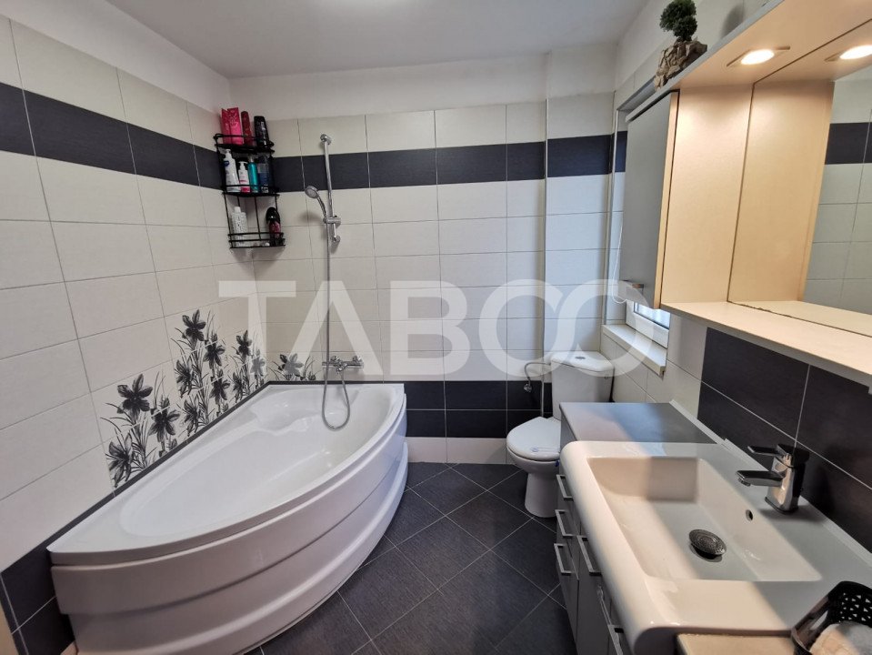Apartament 3 camere de vanzare la etajul 1 zona Brana mobilat utilat