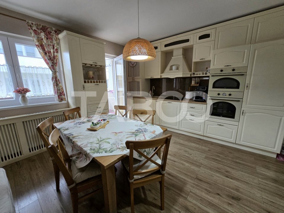 Apartament 3 camere de vanzare mobilat parcare balcon Tilisca Sibiu