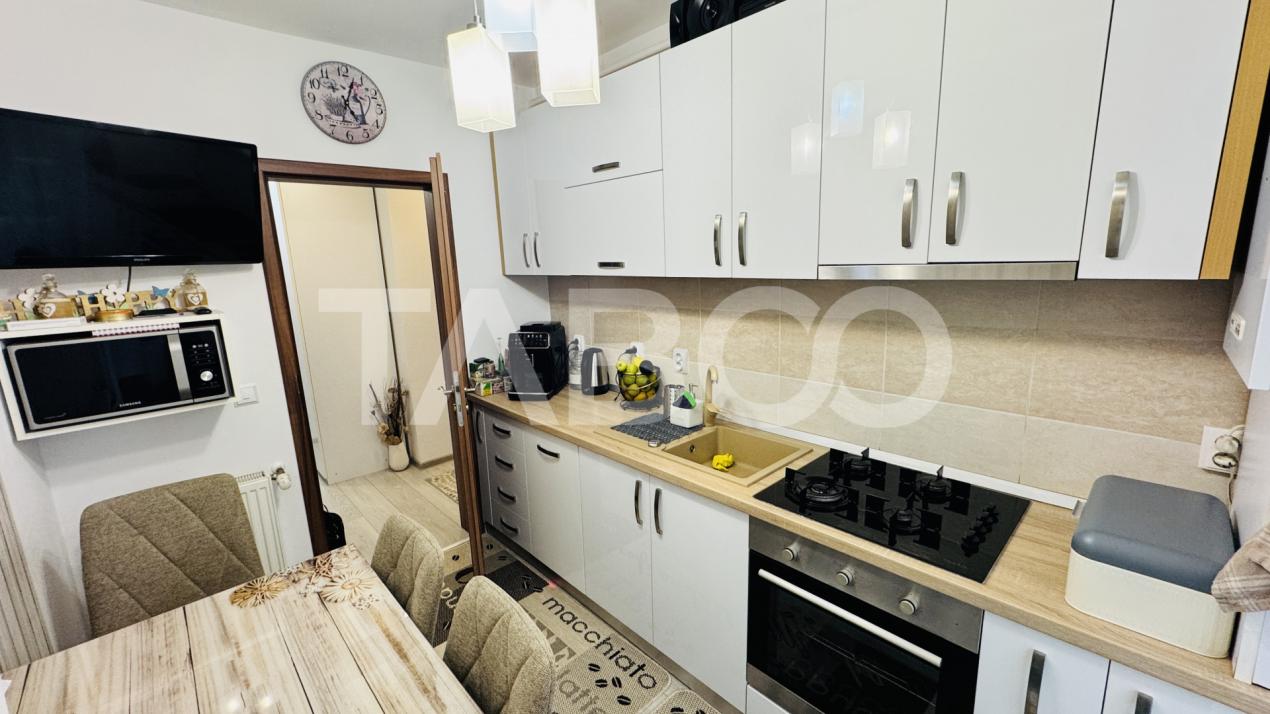 Apartament 3 camere de vanzare MOBILAT UTILAT 2 bai 1 parcare Selimbar