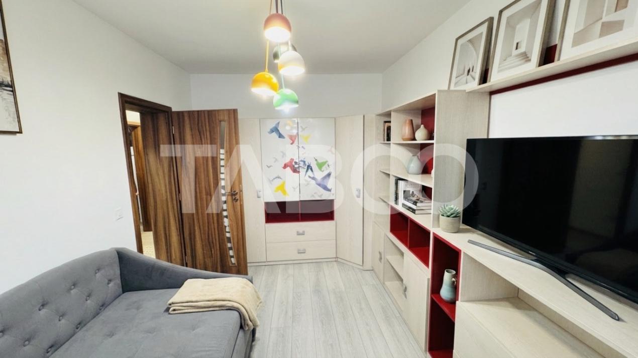 Apartament 3 camere de vanzare MOBILAT UTILAT 2 bai 1 parcare Selimbar
