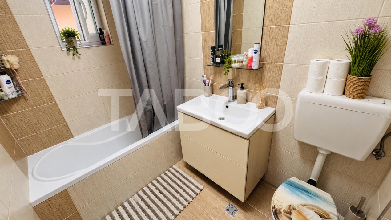 Apartament 3 camere de vanzare MOBILAT UTILAT 2 bai 1 parcare Selimbar