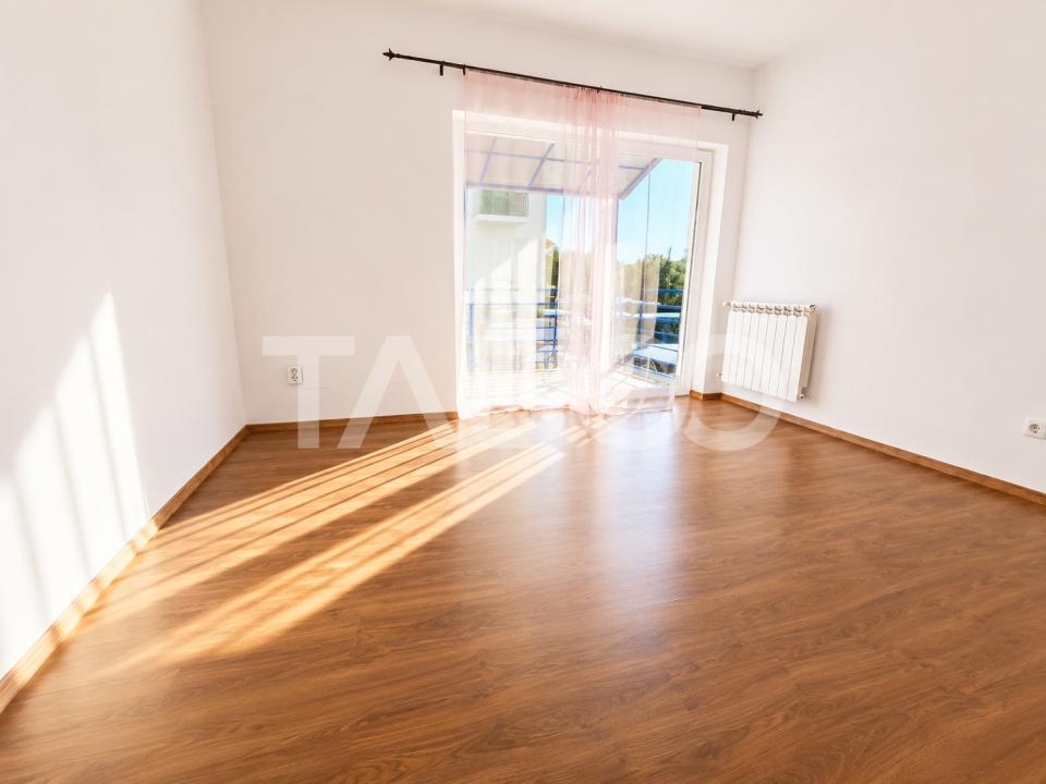 Apartament 3 camere de vanzare parter cu gradina balcon dressing