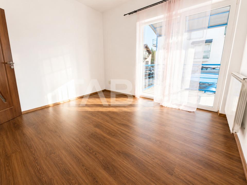 Apartament 3 camere de vanzare parter cu gradina balcon dressing