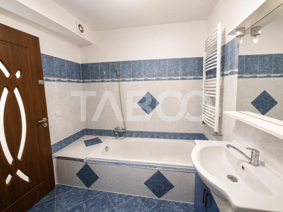 Apartament 3 camere de vanzare parter cu gradina balcon dressing