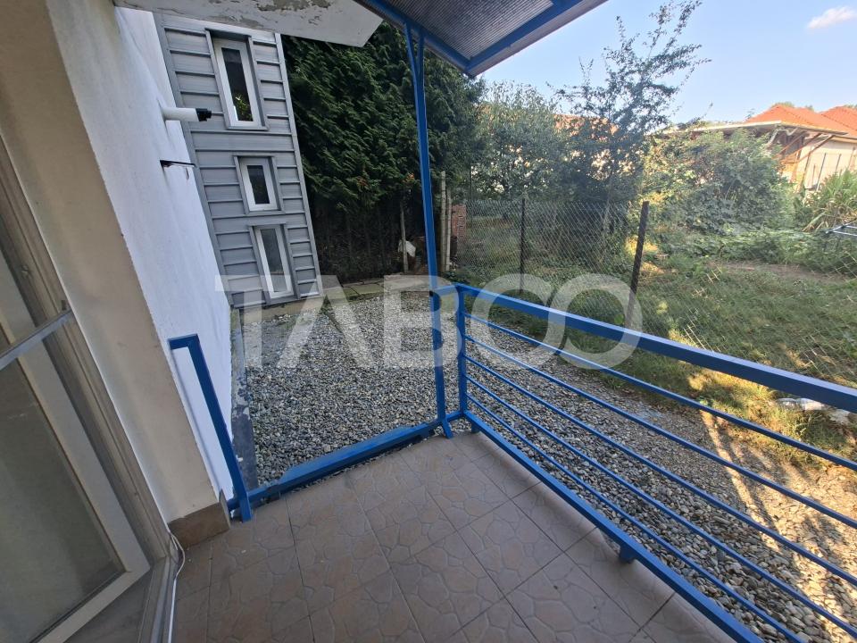 Apartament 3 camere de vanzare parter cu gradina balcon dressing