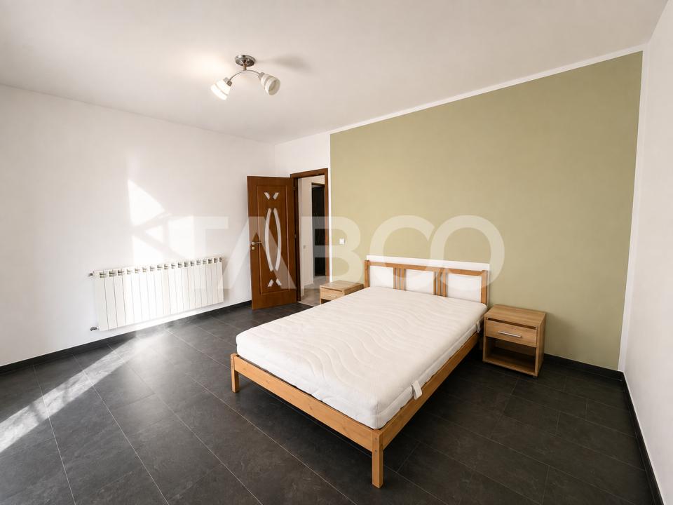Apartament 3 camere de vanzare parter cu gradina balcon dressing