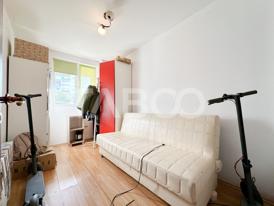 Apartament  3 camere de vanzare - parter inalt cu balcon zona Rahovei 