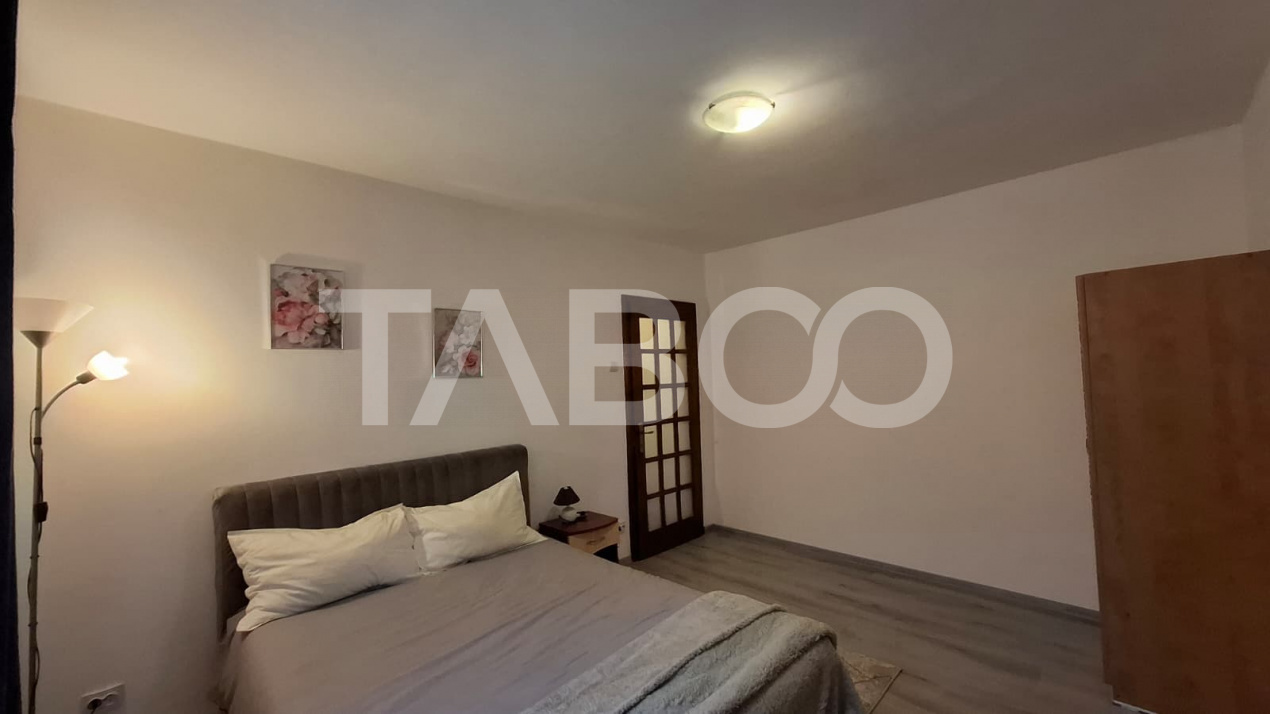 Apartament 3 camere de vanzare semidecomandat 45 mp zona Vasile Aaron in Sibiu - Semaforului
