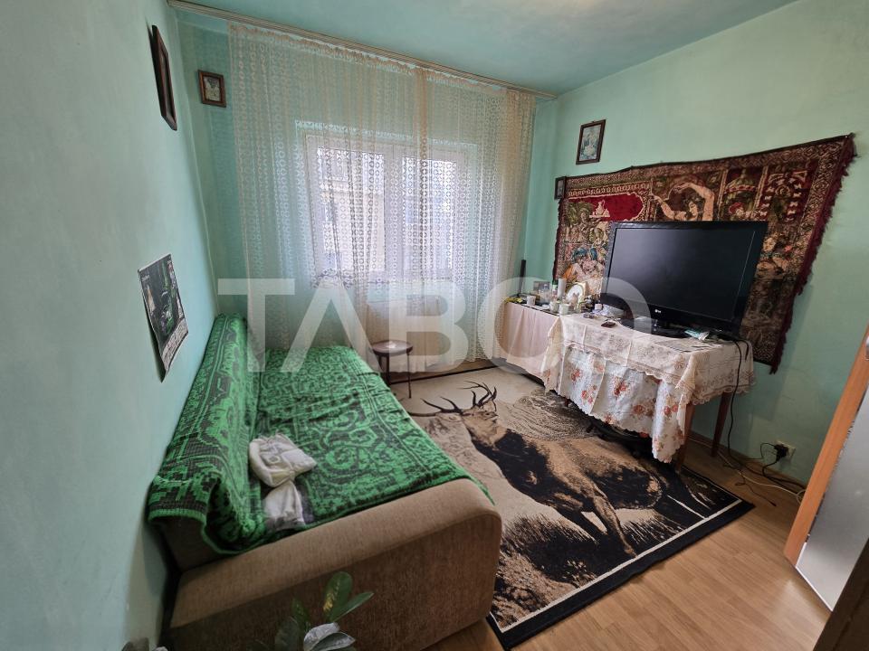 Apartament 3 camere decomandat 2 bai 2 balcoane pivnita Turnisor Sibiu