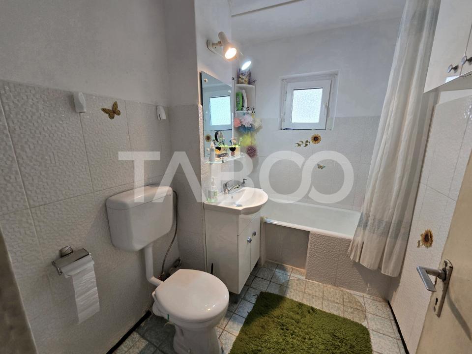 Apartament 3 camere decomandat 2 bai 2 balcoane pivnita Turnisor Sibiu