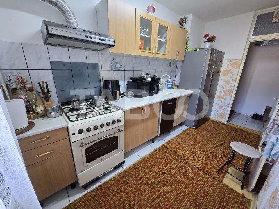 Apartament 3 camere decomandat 2 bai 2 balcoane pivnita Turnisor Sibiu