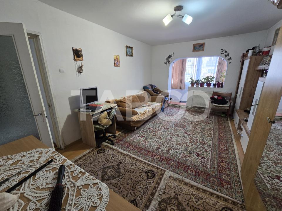 Apartament 3 camere decomandat 2 bai 2 balcoane pivnita Turnisor Sibiu