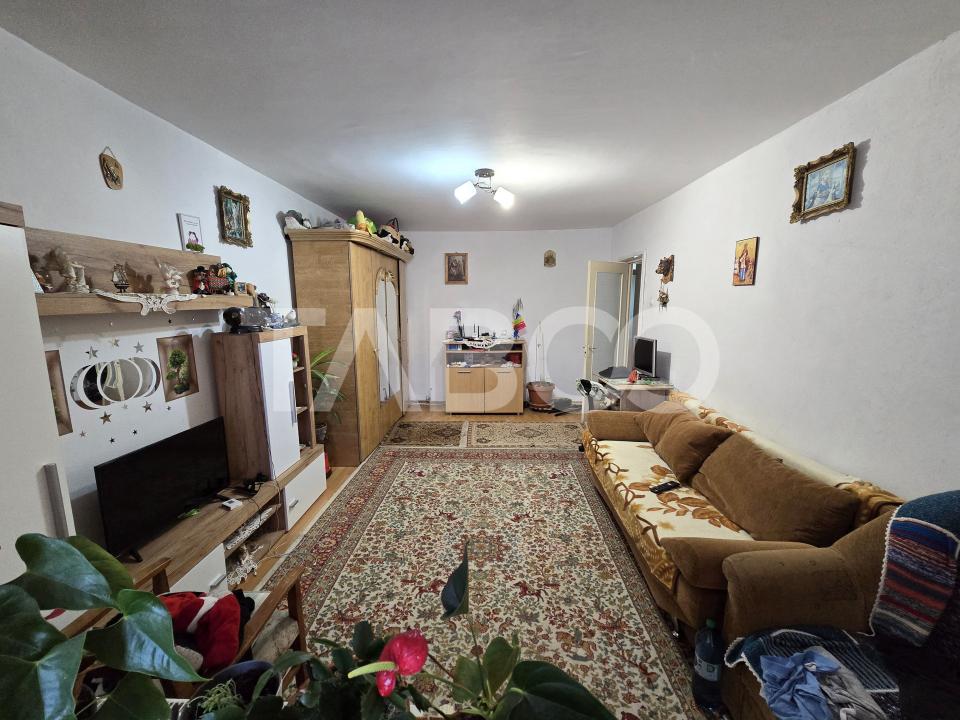 Apartament 3 camere decomandat 2 bai 2 balcoane pivnita Turnisor Sibiu