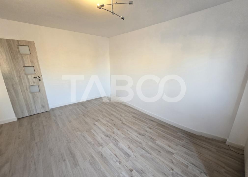 Apartament 3 camere decomandat 2 bai balcon Mihai Viteazul Sibiu