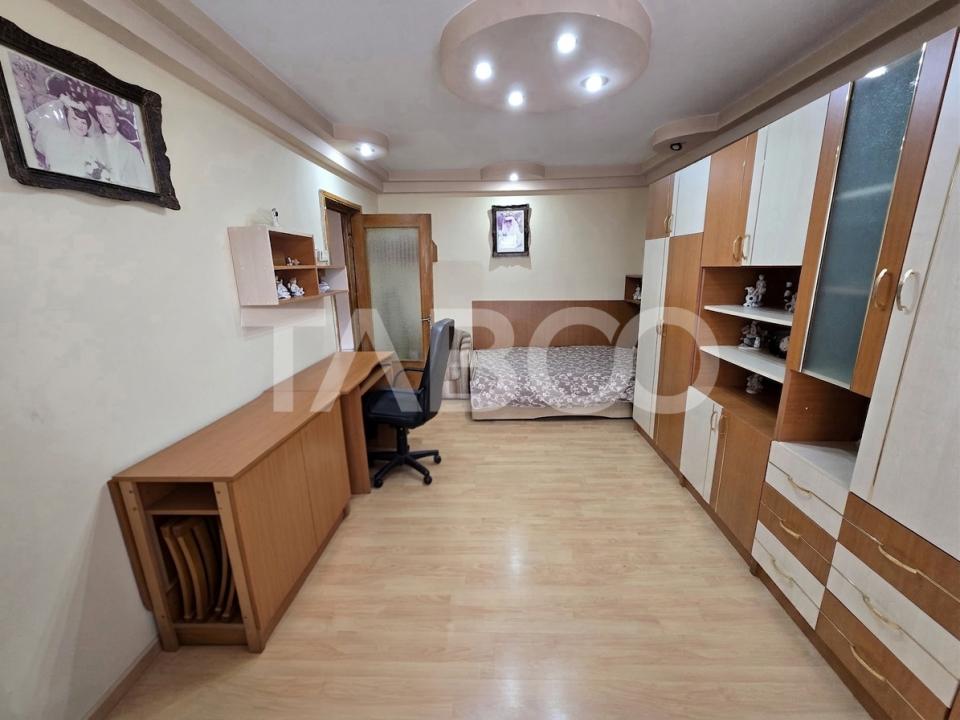 Apartament 3 camere decomandat 2 balcoane etaj 3 Central Sibiu