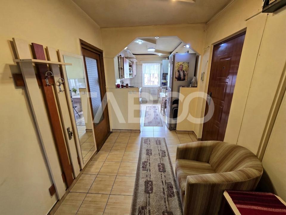 Apartament 3 camere decomandat 2 balcoane etaj 3 Central Sibiu