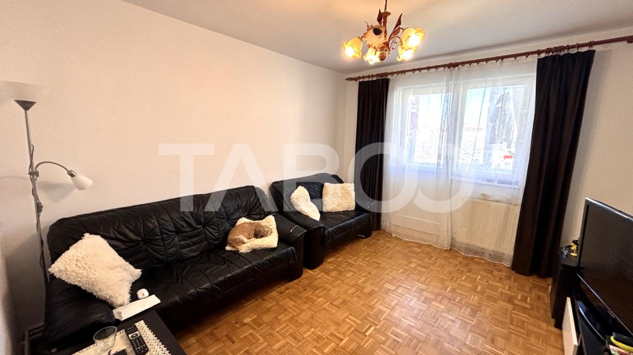 Apartament 3 camere  decomandat 49mpu + balcon zona Strand Sibiu