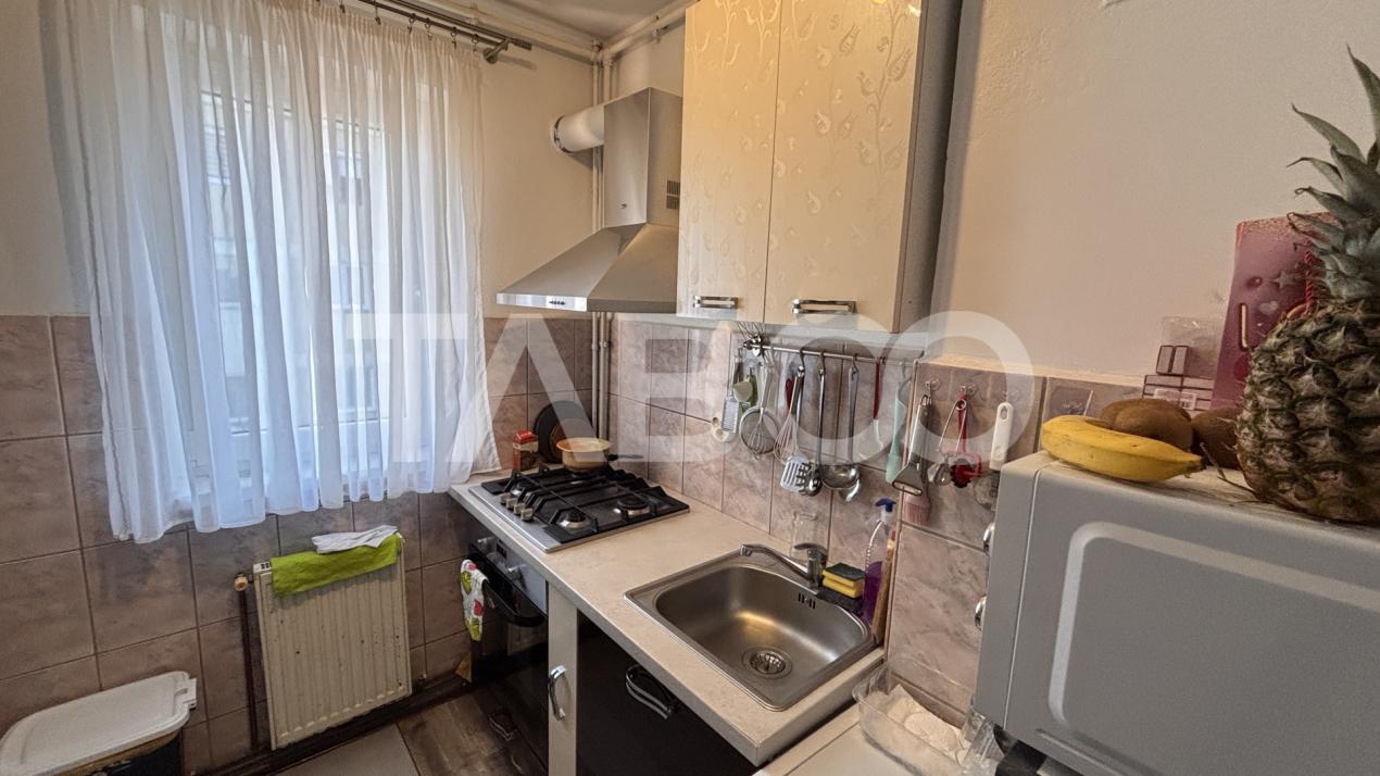Apartament 3 camere  decomandat 49mpu + balcon zona Strand Sibiu