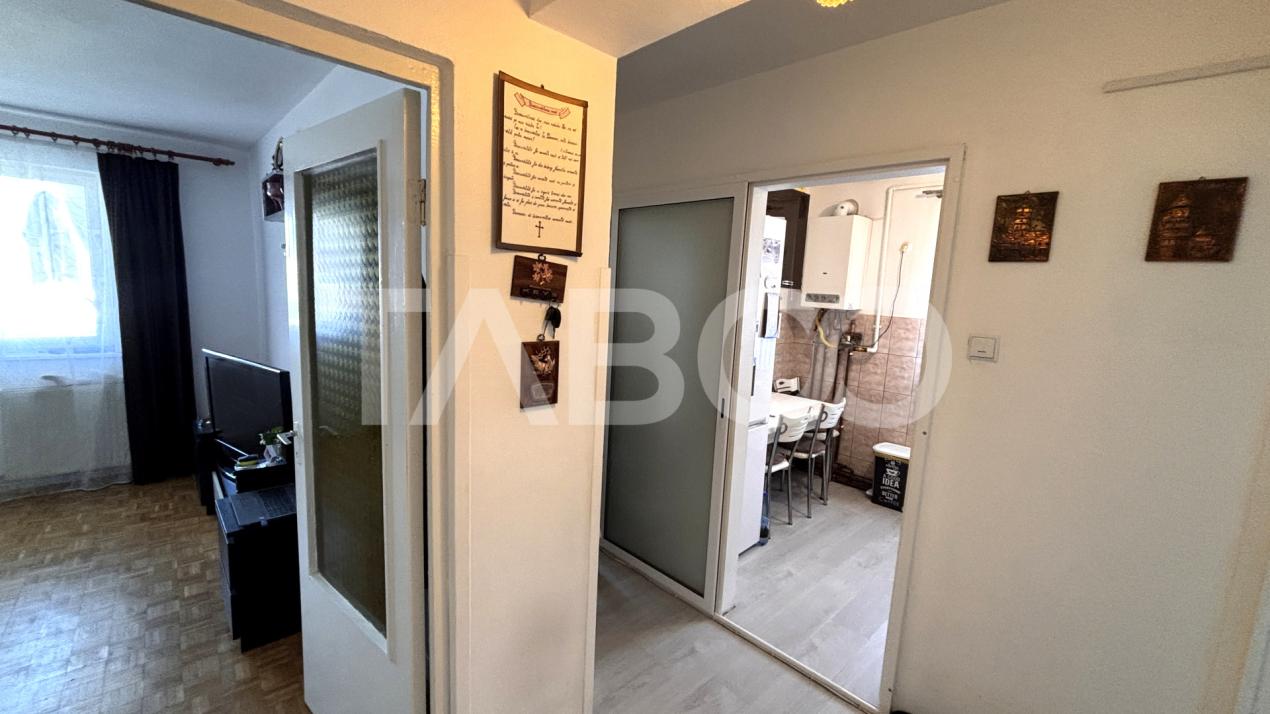 Apartament 3 camere  decomandat 55mpu + balcon zona Strand Sibiu