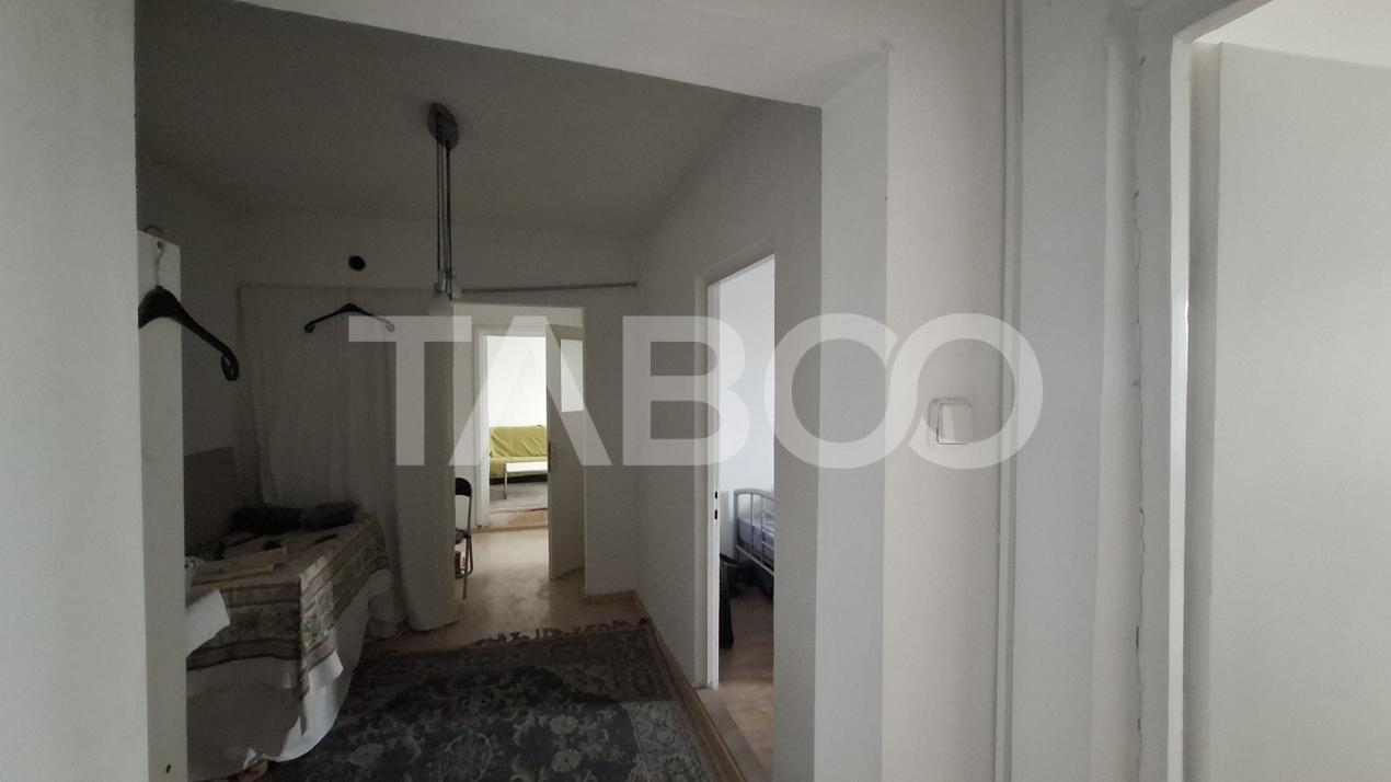 Apartament 3 camere decomandat 65 mp zona Mihai Viteazul