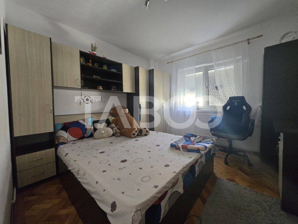 Apartament 3 camere decomandat 68mpu si balcon zona Siretului Sibiu