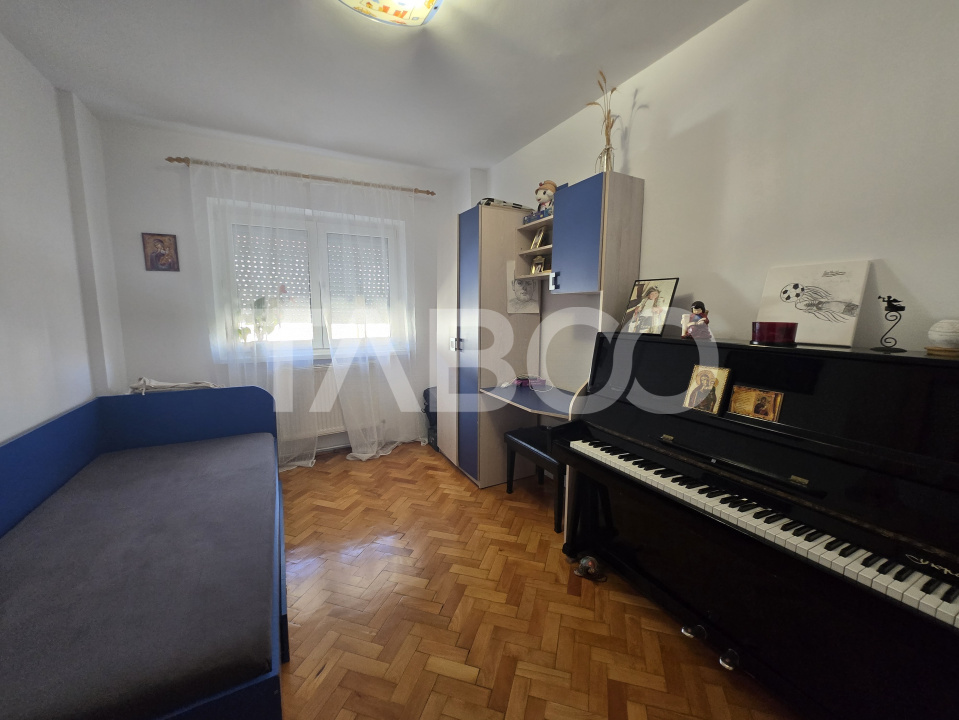 Apartament 3 camere decomandat 68mpu si balcon zona Siretului Sibiu