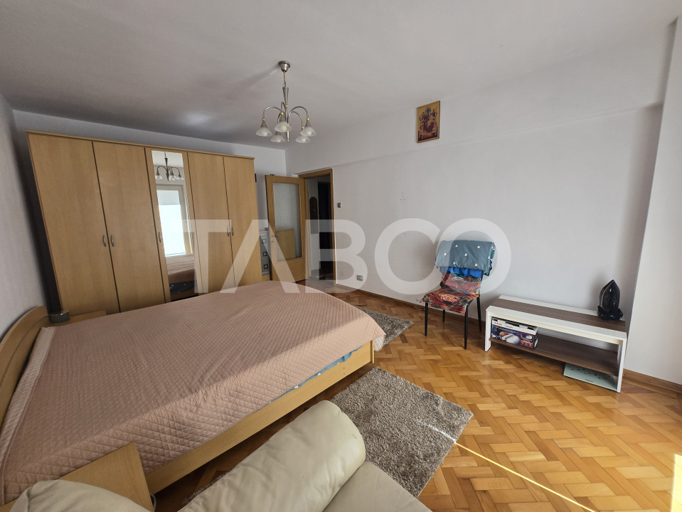 Apartament 3 camere decomandat 68mpu si balcon zona Siretului Sibiu