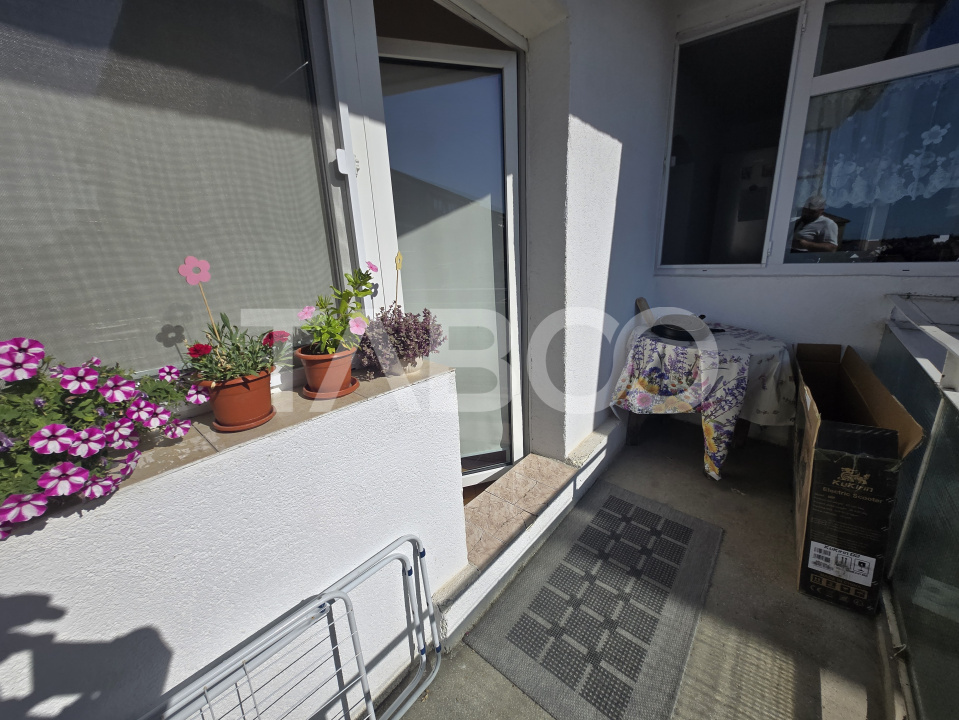 Apartament 3 camere decomandat 68mpu si balcon zona Siretului Sibiu