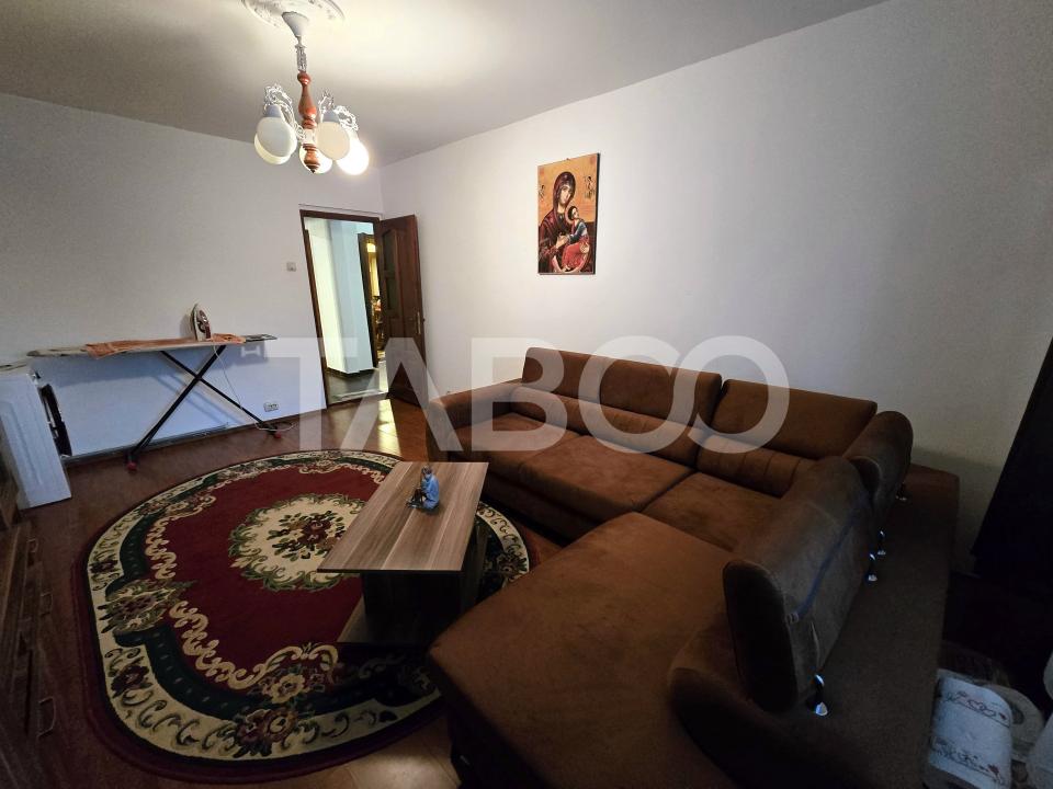 Apartament 3 camere decomandat 72 mpu 2 bai pivnita Vasile Aaron Sibiu