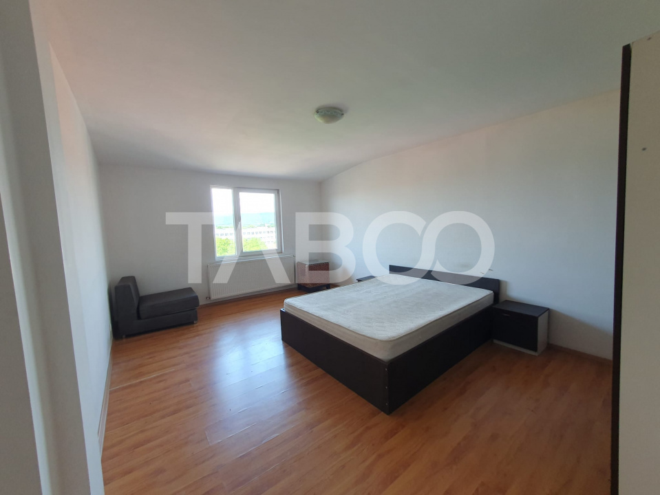 Apartament 3 camere decomandat 80 mp + 6 mp balcon cu scara interioara